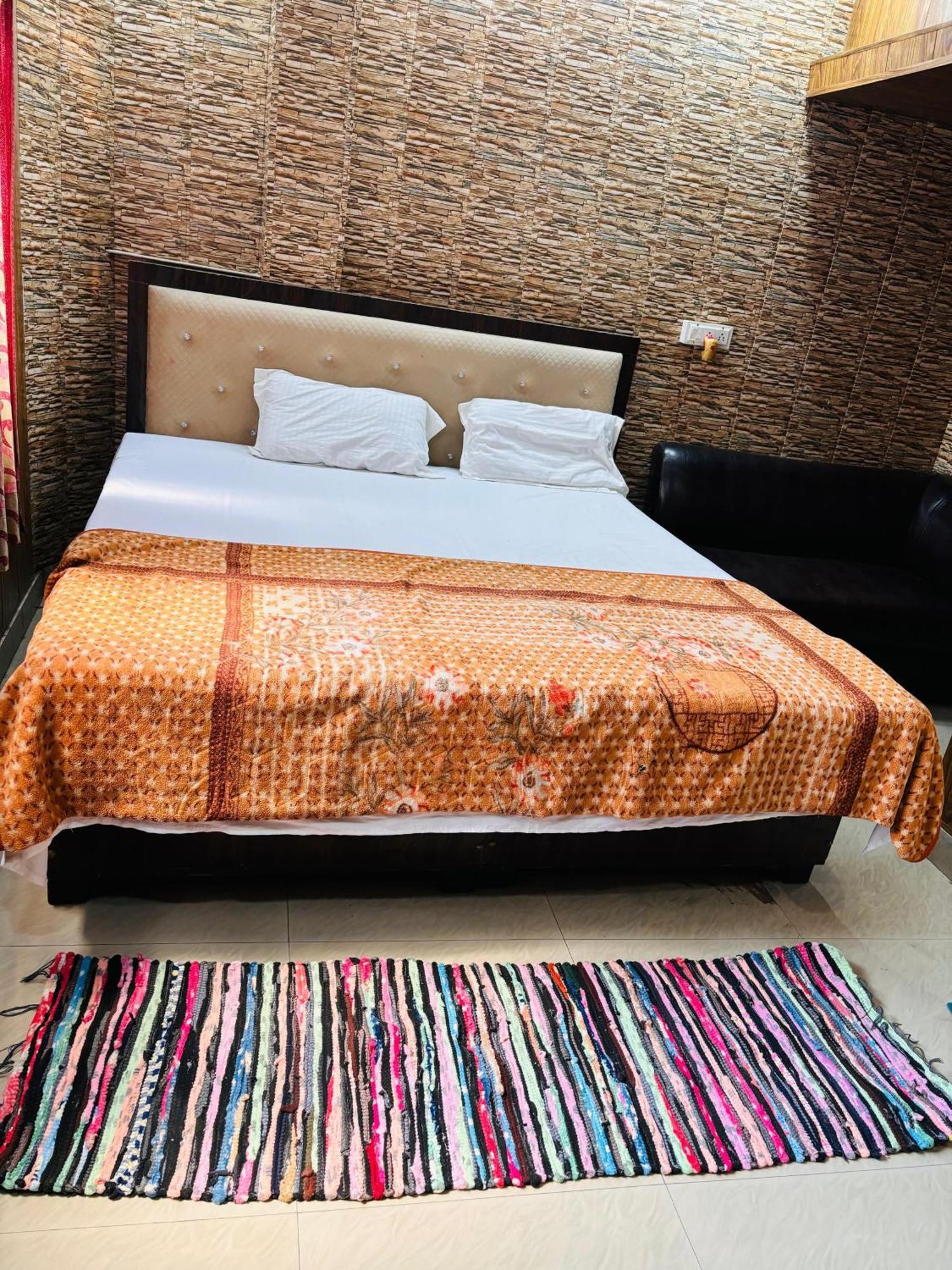 Guest house Palace Paying - Near Shivala Ghat Varanasi